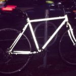 Ecco la bici che si vede di notte grazie a una speciale vernice