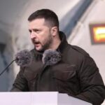 Zelensky: Russia mobilita altri 300mila soldati. Ucraina, allarme esercito: Rischiamo crollo