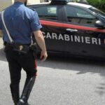 Europee, strappa manifesti elettorali perché coprono necrologi: anziano denunciato